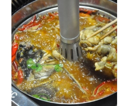 蛙迪卡美蛙鱼头火锅